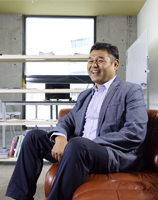 片山二郎氏